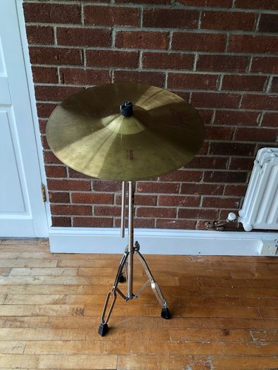 Pearl Forum Series Drum Kit w/ Hardware + Cymbals