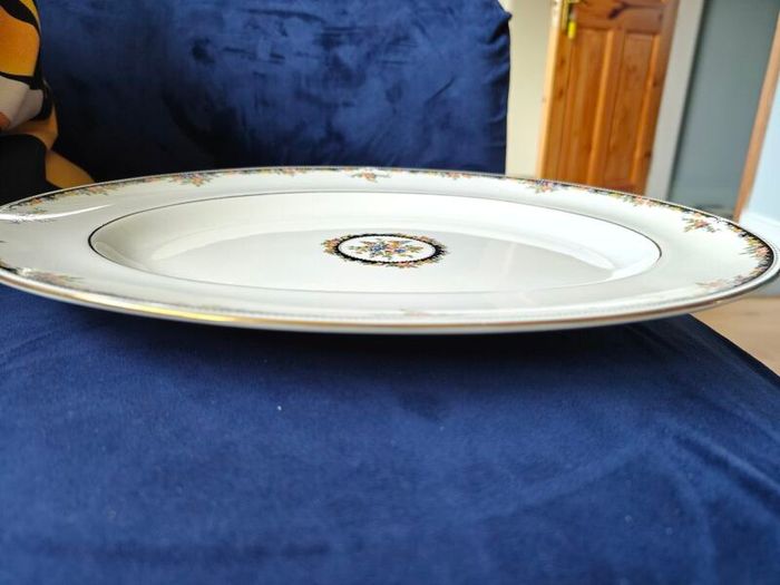 Wedgwood Bone China Osborne R4699 Large 14" Oval Serving Platter - excellent condition.