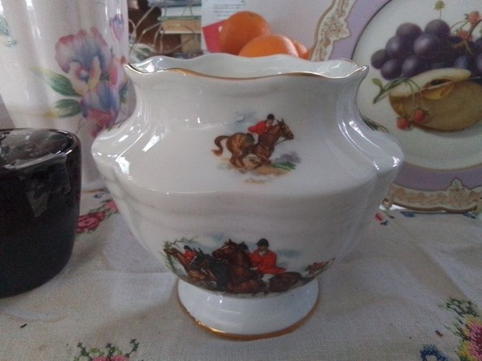 Royal Tara Flower Pot