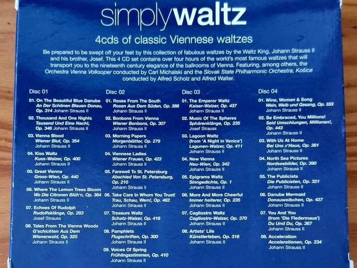 4 CD's Box Set Columbia - Simply Waltz, as new.