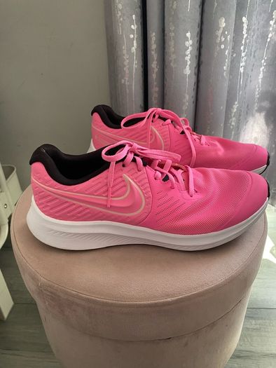 Nike woman's runners UK 6