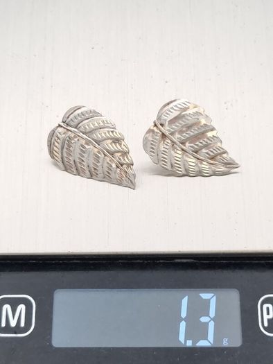 Vintage 925 Sterling Silver Leaf Stud Earrings