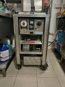 Henny Penny 520 pressure fryer