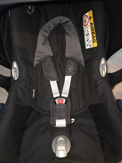 Immaculate car seat and Isofix base