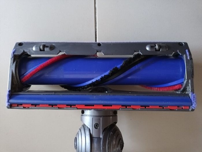 dyson v10 in great condition after full service done with fresh filter plus 2 motorheads