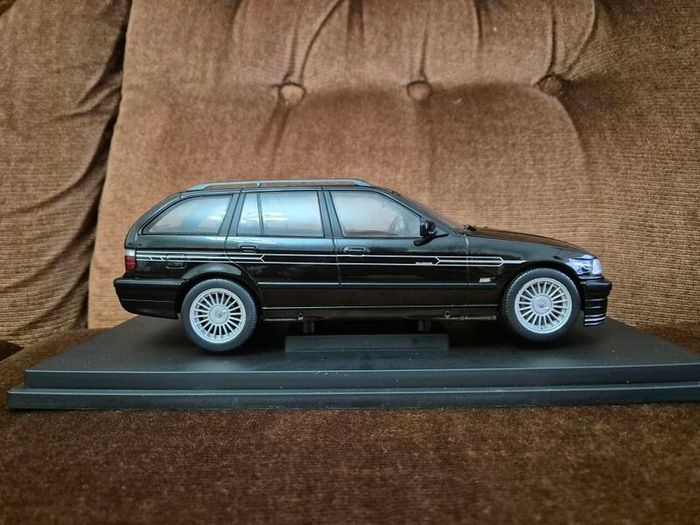 Alpina BMW 1:18 model car