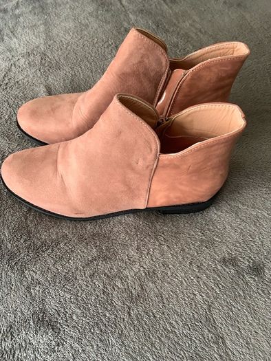 Boots size 6.5