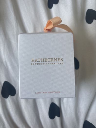 Rathbornes limited edition - scented natural wax candle