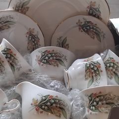 A Beautiful Vintage 21piece Royal Vale Yrs Set