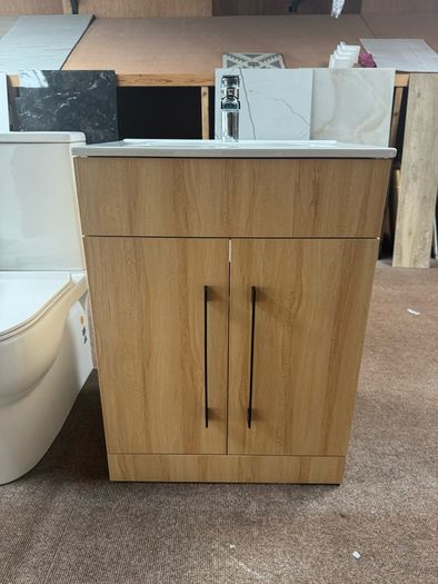 Oak Vanity Unit 600mm basin & Tap To Clear