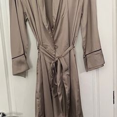 Francis Brennan Champagne Satin Dressing Gown BNWT