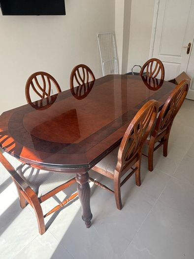 Kitchen Table with 6 Chairs
