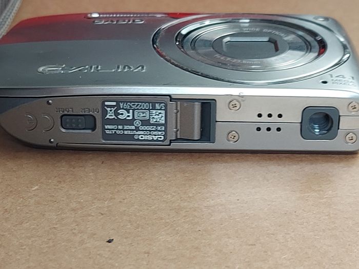 Casio Exilim Digital Camera, Model EX-Z2000, plus Battery charger, No Battery or Memory card, 14.1 Megapixels, in excellent cosmetic condition
