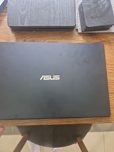 ASUS VivoBook E510MAB Laptop