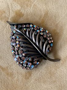 Karu Vintage Rhinestone Leaf Brooch Pin