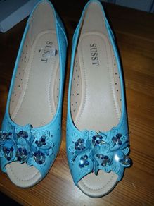 Ladies Shoes  Size 41.(7)Torquoise colour. New.