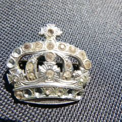 Vintage Crown Memorial Brooch