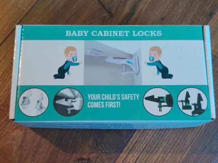 Baby cabinet safety locks