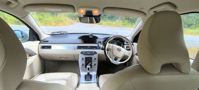 Volvo 80 Series 2015