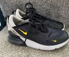 Black Nike 270's