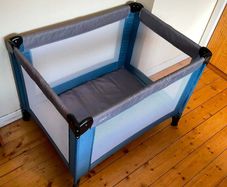 Mamas & Papas Travel Cot With Mattress & Carry Bag | Great Condition
