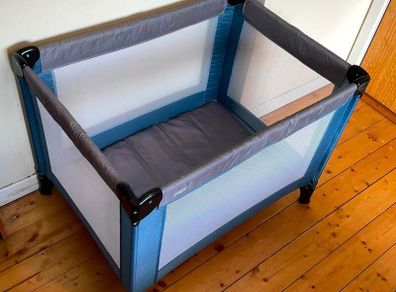 Mamas & Papas Travel Cot With Mattress & Carry Bag | Great Condition