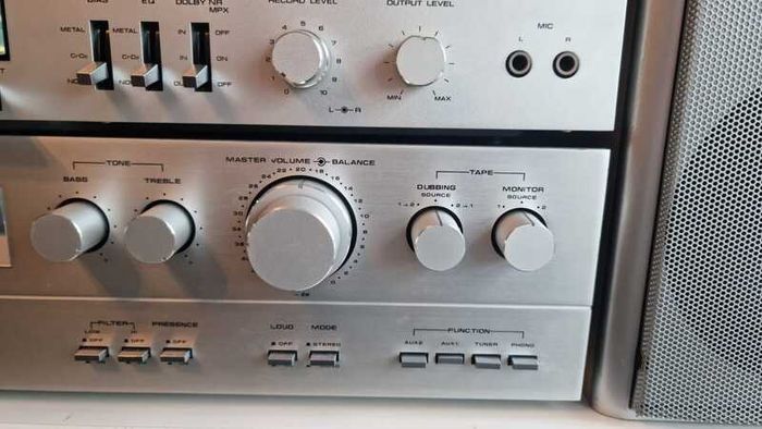 From 1979 Hi-Fi set, Tensai (Akai) working good, see the pictures.