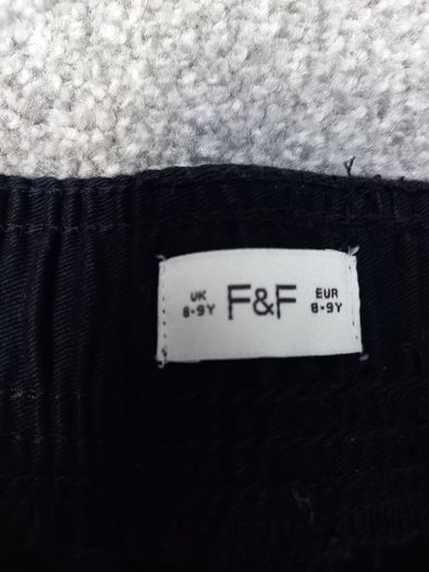 boys trousers.age 8/9
