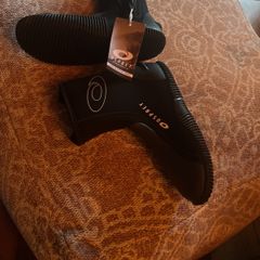 Water shoes women size 7