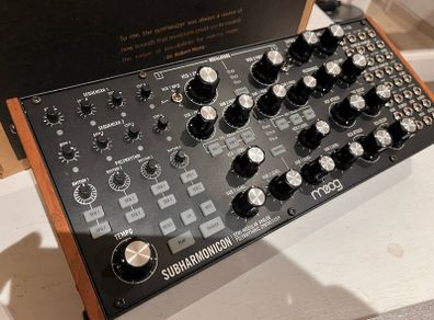 Moog Subharmonicon