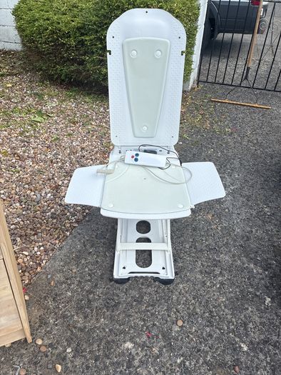 bath lift