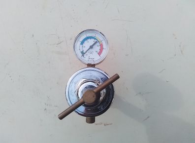 Oxygen Regulator.