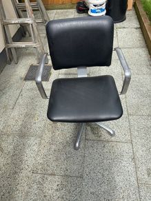Barber  chair