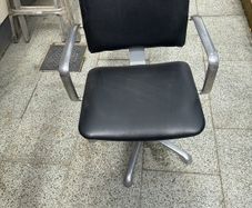 Barber  chair