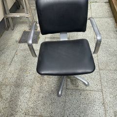 Barber  chair