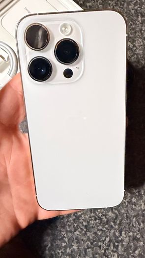 iPhone 14 Pro immaculate