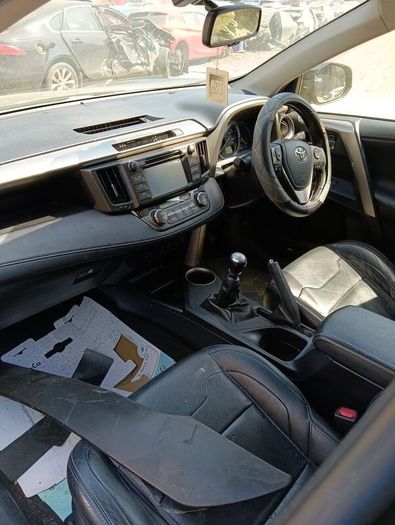 Breaking Toyota rav4 2014 diesel