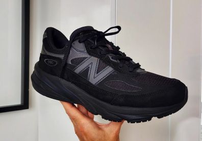 New Balance 990v6 Triple Black, size 43 (27.5 cm