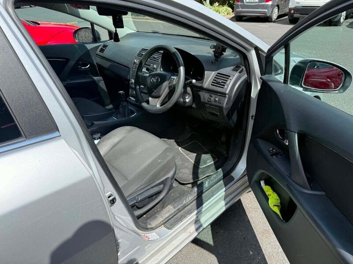 Toyota Avensis 2010