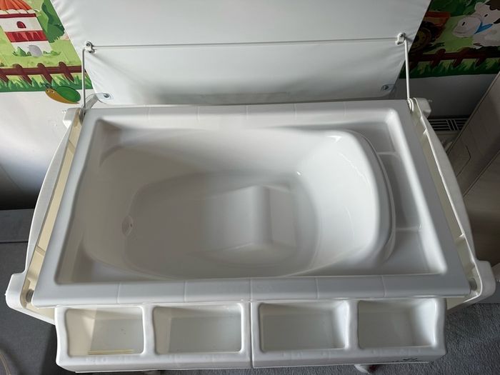 baby changing unit