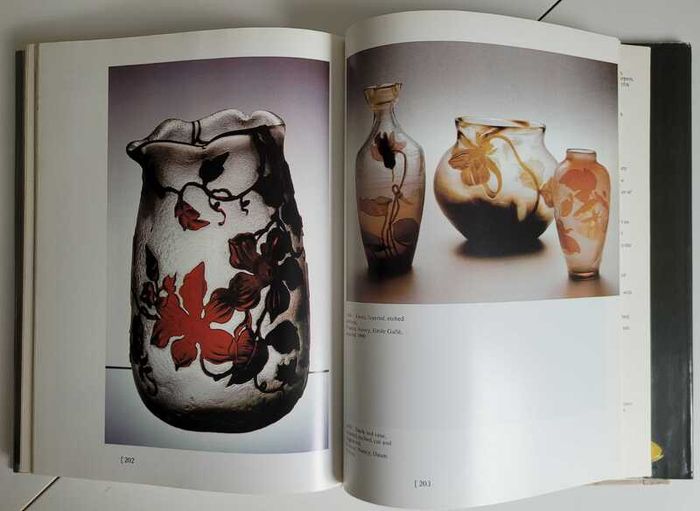 European Glass The Development of Hollow Glassware Throughout the Ages 1983