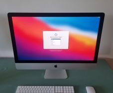 iMac 27" 5K (Mid 2020) - i7 3.8GHz / 32GB RAM / 1TB SSD - Perfect Condition