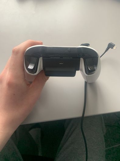 xbox one controller with battery pack