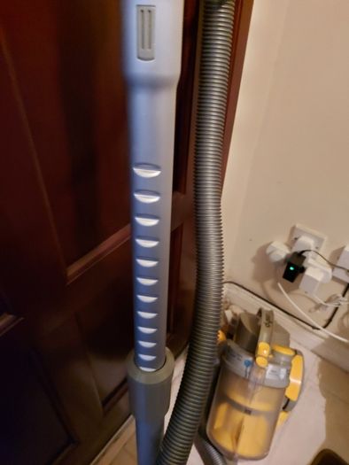 DYSON DC05, for parts or repair, not powering on