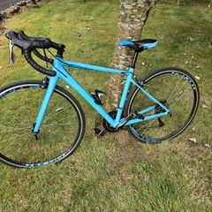 Ladies Road bike Cube Axial  50 . Good as new. Barely used
