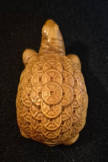 Carved wooden turtle/tortoise