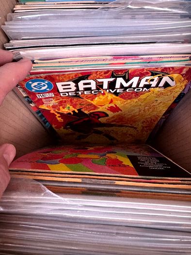 Marvel & DC Long Comic Box w 300 comics for Sale