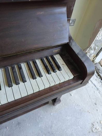 old piano