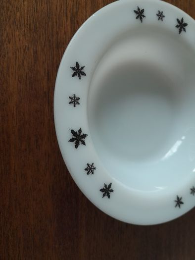 Vintage Pyrex JAJ Snowflake bowl 1958
