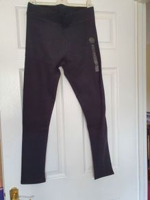 BNWT - Size Medium - Black Ladies Leggings - E